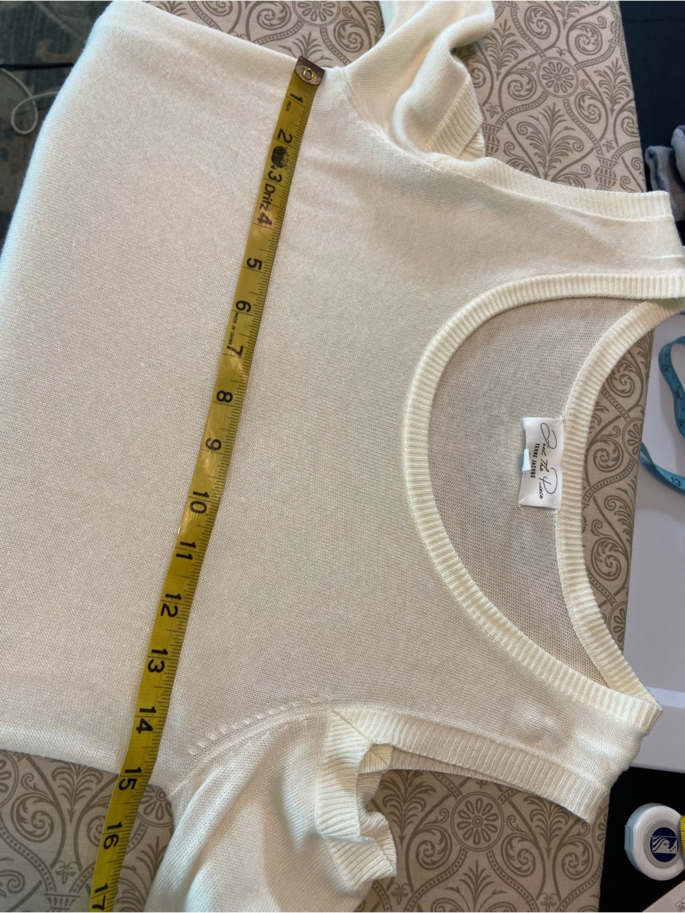 Feel The Piece Cream Off-the-Shoulder Cold-Shoulder Cut Out Sweater XS/S [CH] - Picture 2 of 9